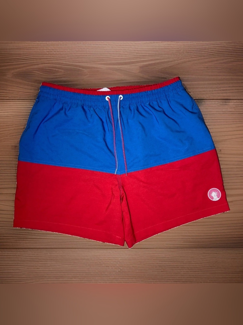 Chubbies Men’s XL Swim Trunks Red And Blue 5.5” Inseam